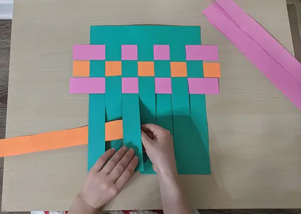 How to weave, Weaving for Primary 5 1 How to weave - weaving with paper strip